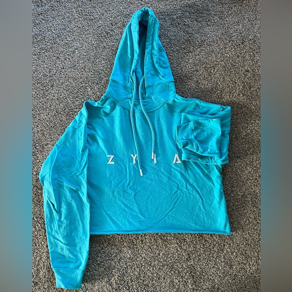 ZYIA sky blue raw edge cropped hoodie - size S